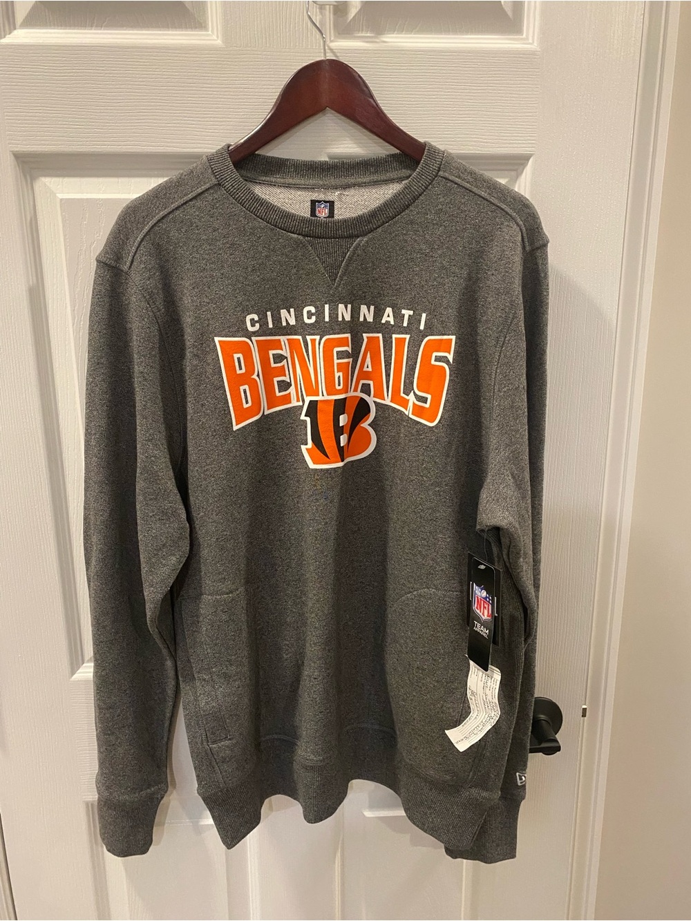 NWT New Era Cincinnati Bengals Gray Crewneck - Large